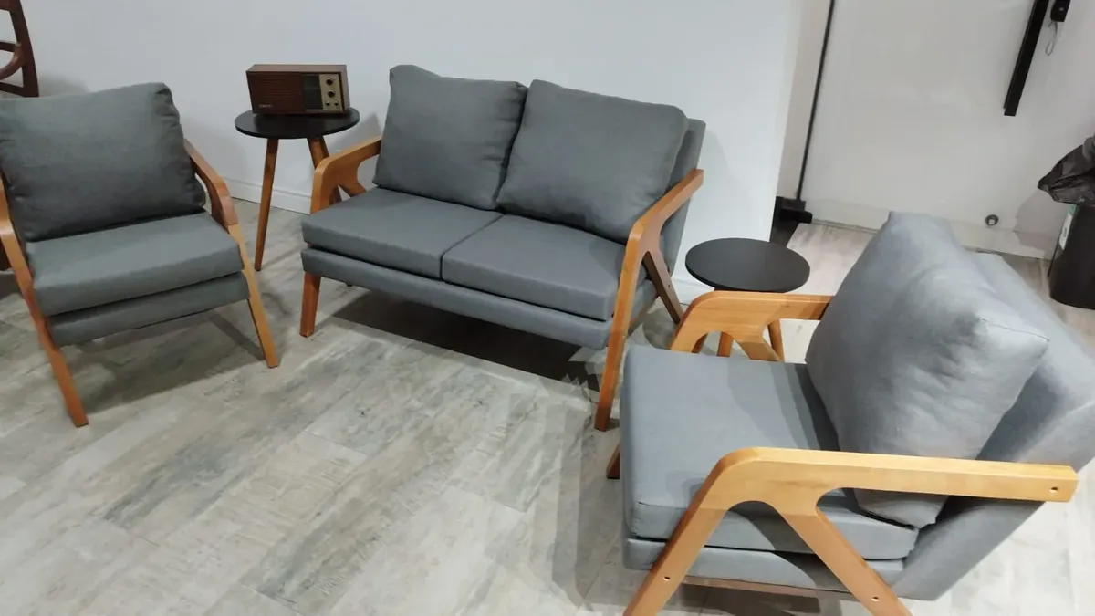 Conjunto Mona Prime em ambiente decorado